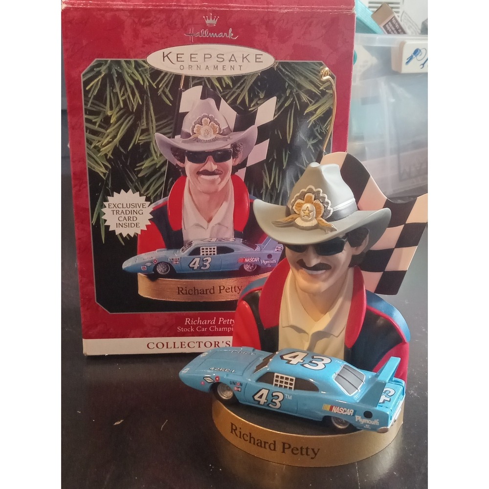 NIB 1998 Hallmark Keepsake Ornament Featuring NASCAR Legend‎ Richard Petty